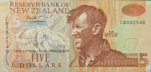 World banknote lot — 15 notes from 11 countries