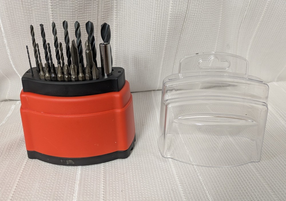 Drill bit and driver set with case