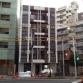 2013 dec 18 scaffolded apartment building corner