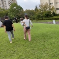 2021 sep 15 barefoot women walking with toddler