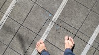 2022 jan 22 bare feet on noborito platform near cuts