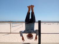 2025 feb 08 rob upside down in glenelg beach 1000