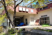 2021 apr 27 11:48:22 abandoned hotel ro entrance