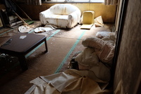 2021 apr 27 12:08:55 couch and blankets in akayako hotel