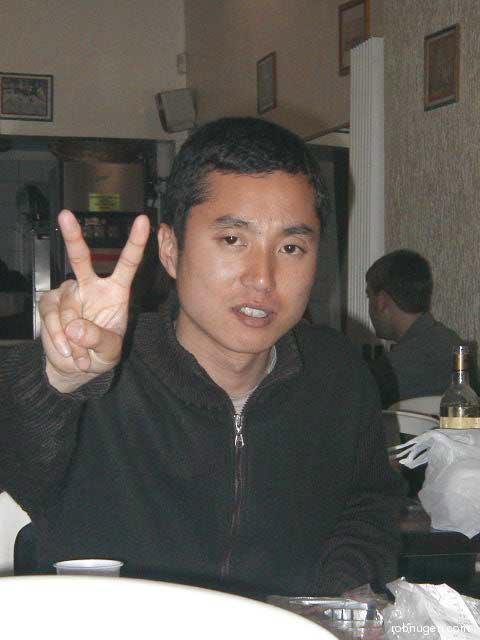 32169hostel guy from Japan