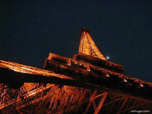 32254Eiffel perspective