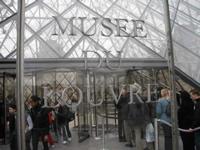 32136louvre_entrance