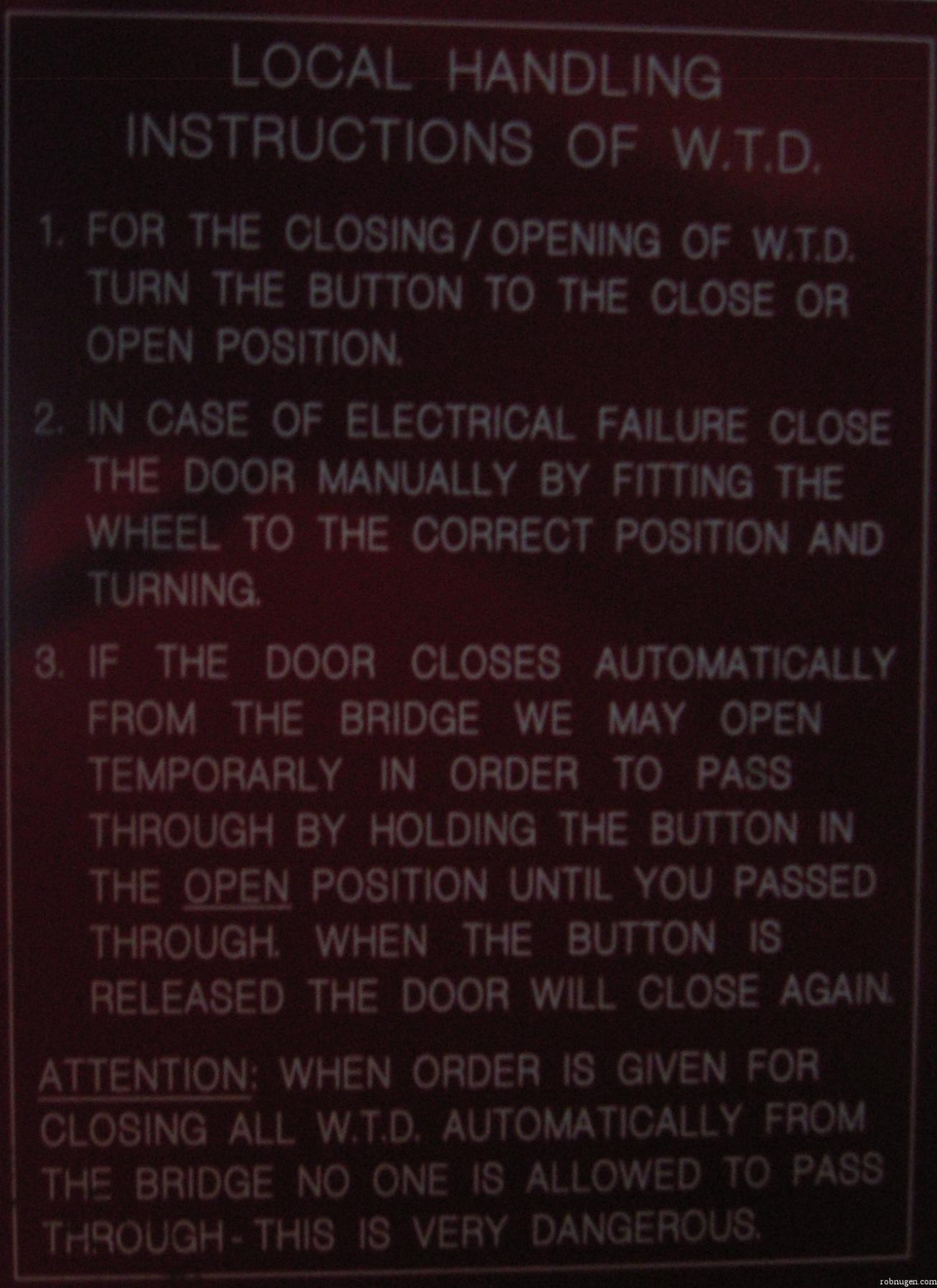 watertight_door_sign