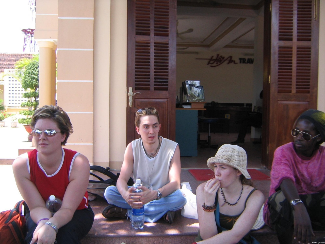 Kris, Brandt, Natalie, Kumau in Vietnam