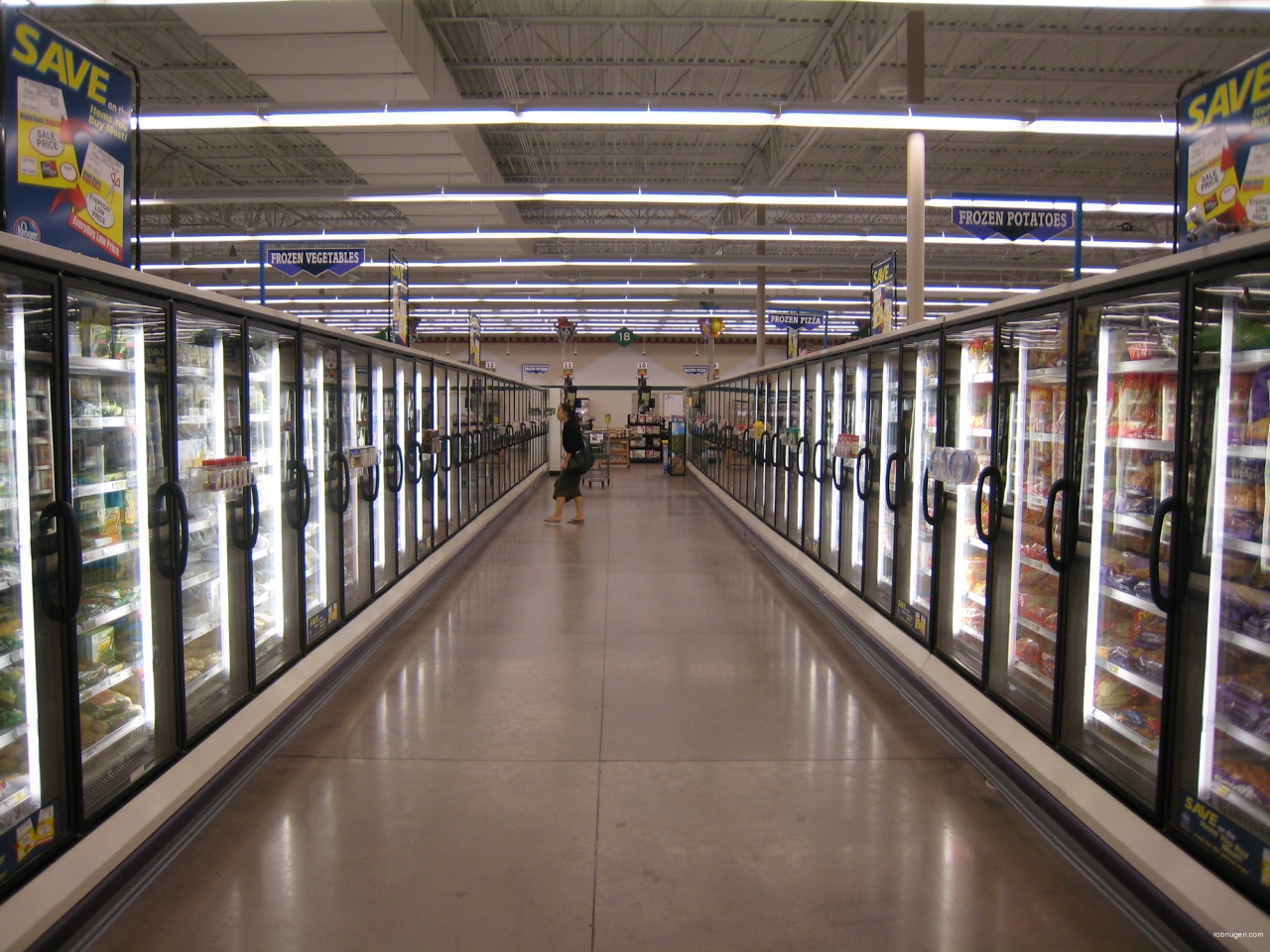 Ami in frozen pizza aisle