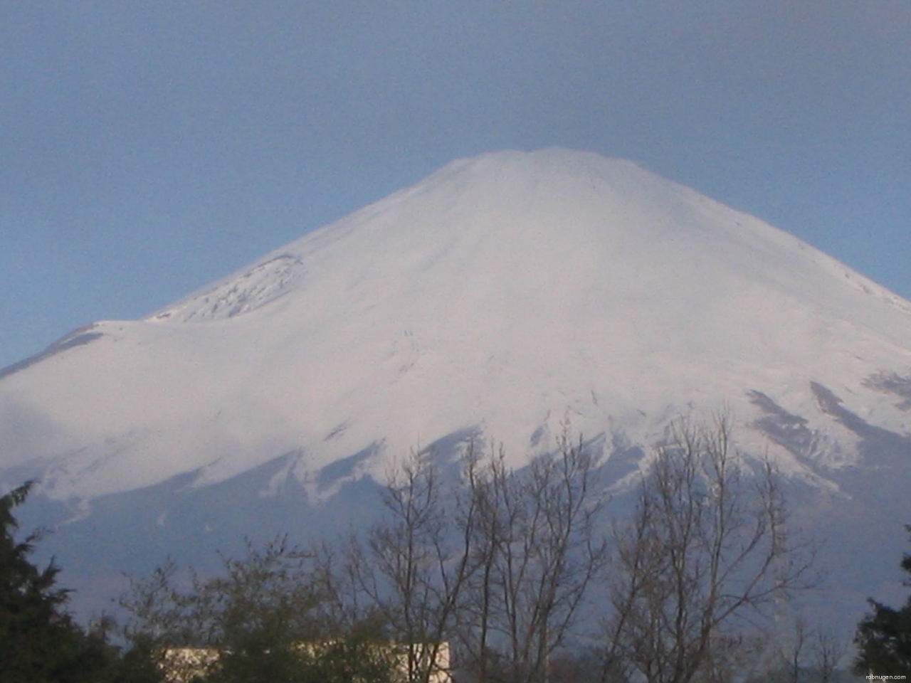 hole on Mt Fuji