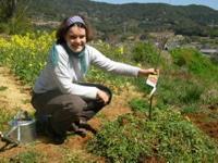 Anne plants a tree - 4